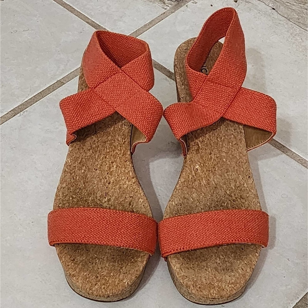 Lucky brand orange‎ and tan cork Wedge heeled sandals size 8